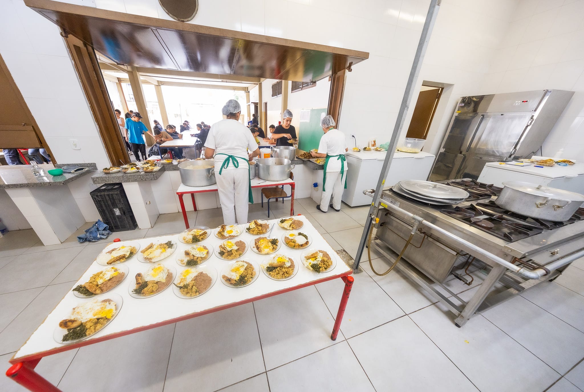 Almoço nas férias: alunos da rede estadual terão refeições nas escolas a partir de hoje