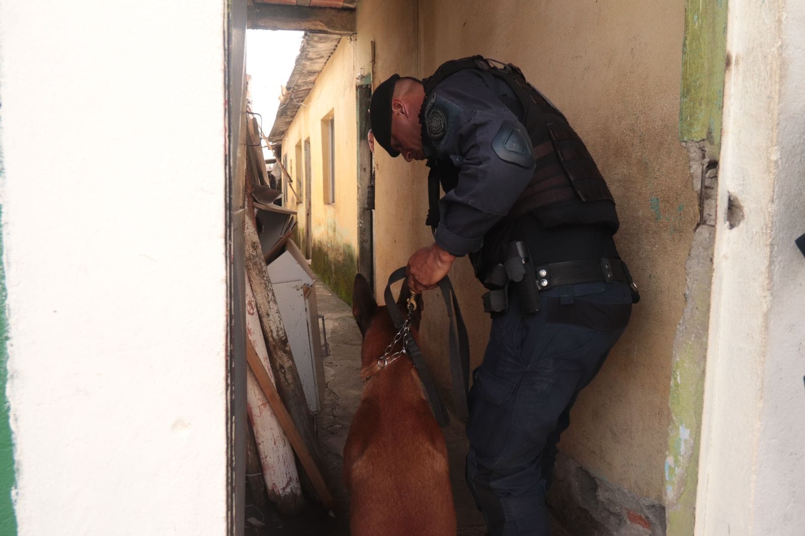GCM de Suzano localiza casa utilizada para refino e distribuição de drogas