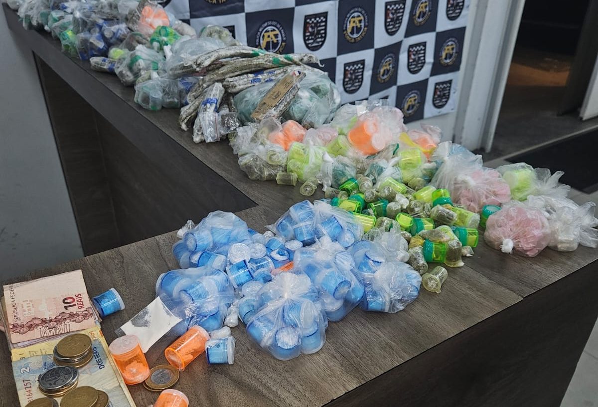 Homem é preso em flagrante com mais de 6 kg de drogas em Mogi