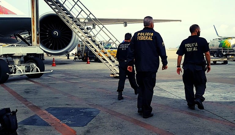 Casal é detido no Aeroporto de Guarulhos com mais de 100 cápsulas de droga no aparelho digestivo