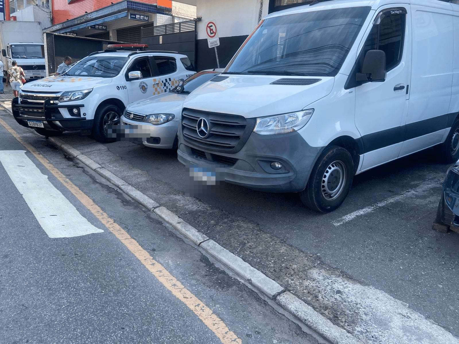 Após perseguição, Polícia Rodoviária prende suspeitos e recupera carro furtado na Ayrton Senna