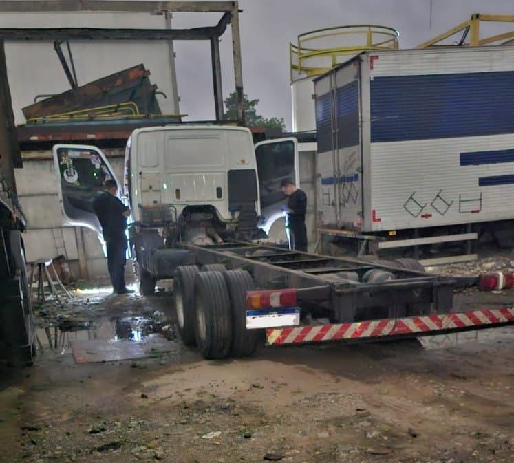 Caminhão furtado é recuperado pela GCM de Suzano