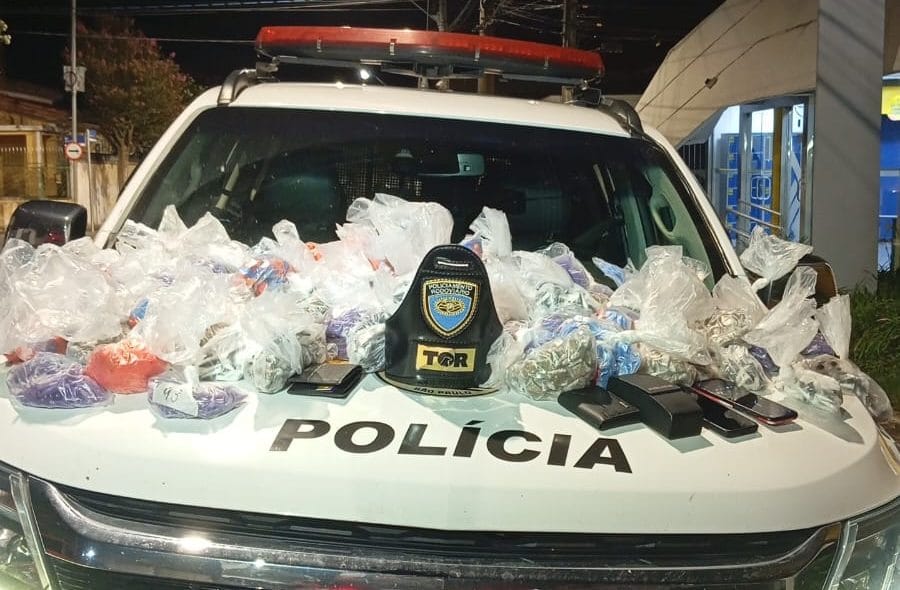 Polícia Rodoviária prende suspeitos com mais de 9 mil porções de drogas na Ayrton Senna