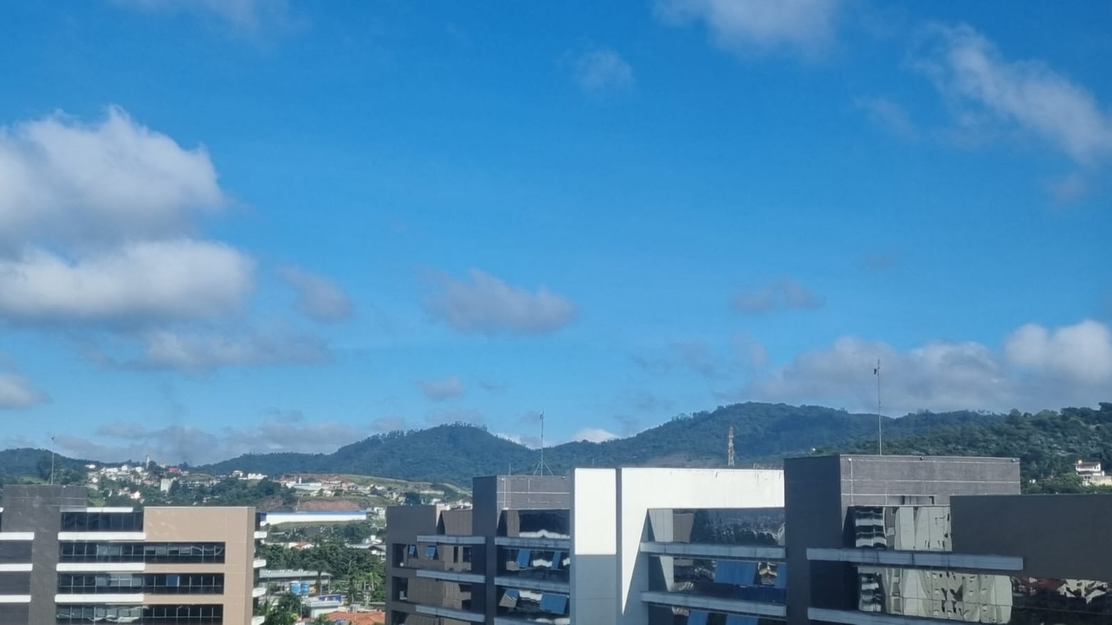 Semana começa com previsão de chuva e céu nublado em Mogi das Cruzes
