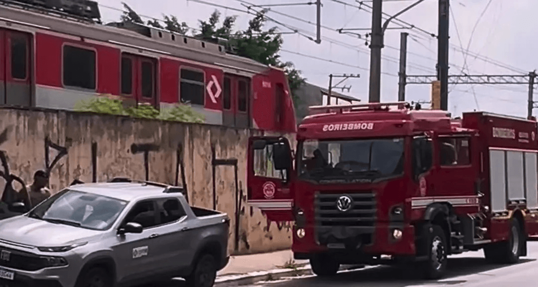 Adolescente morre após ser atingido por trem da CPTM enquanto tentava pegar bola