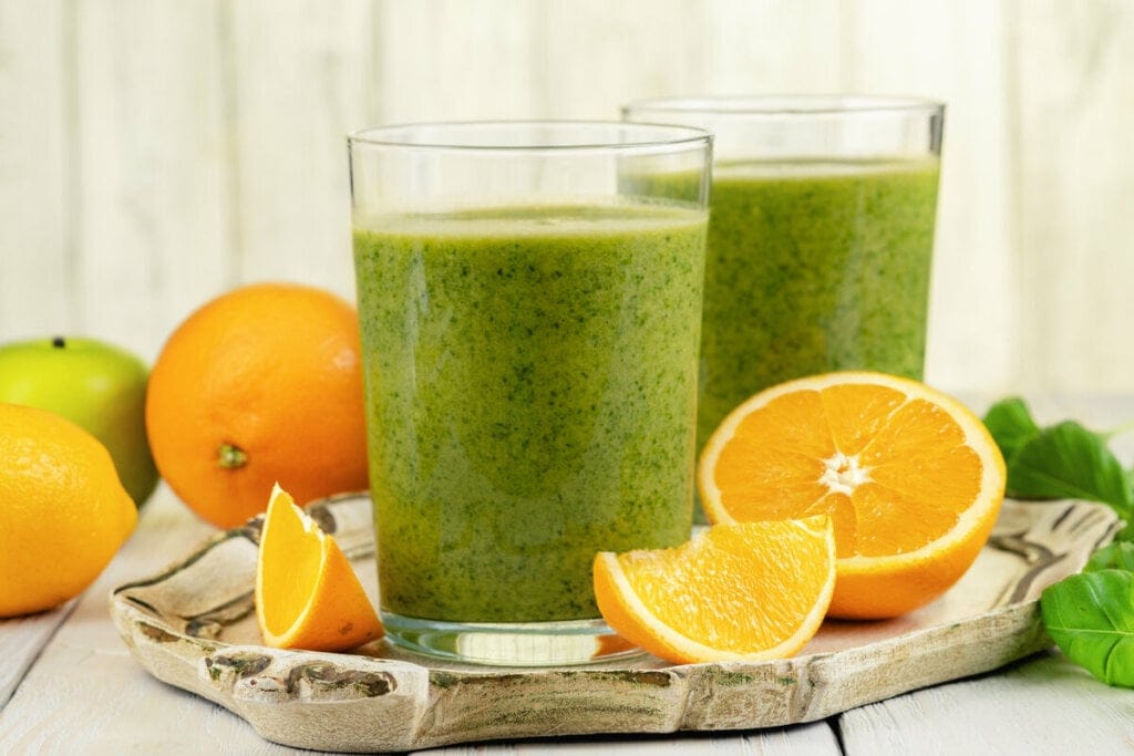 8 receitas práticas e saborosas de sucos detox
