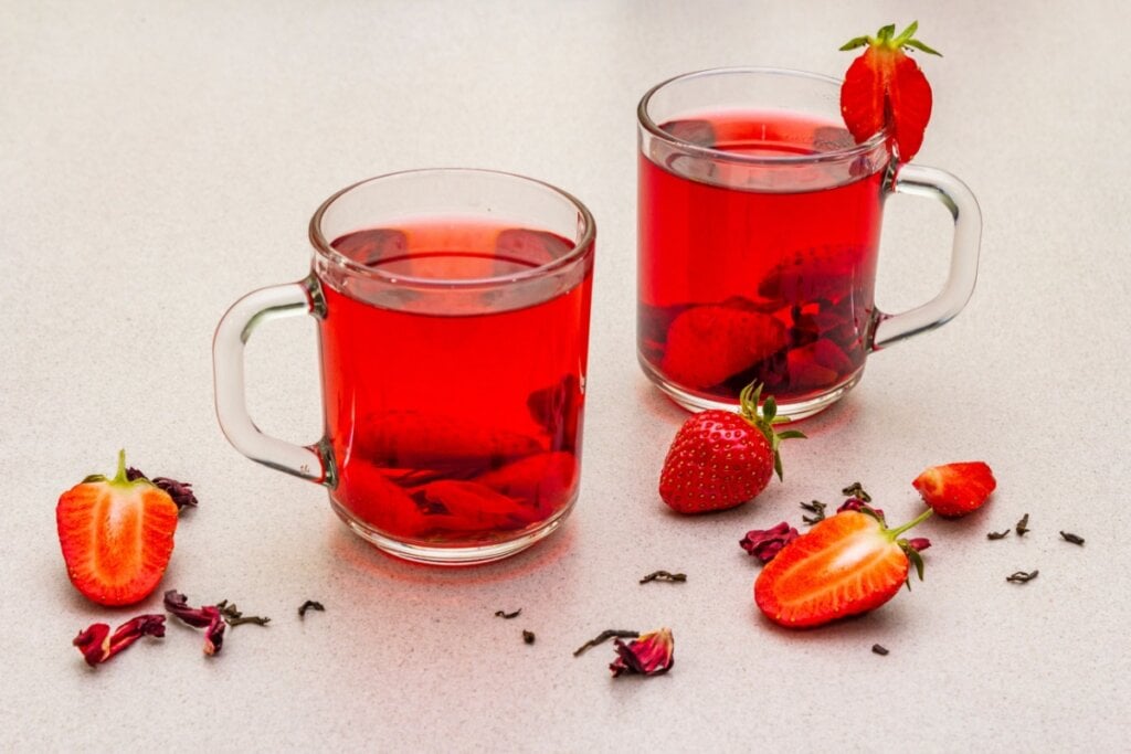 7 receitas de chás com hibisco para ajudar a emagrecer