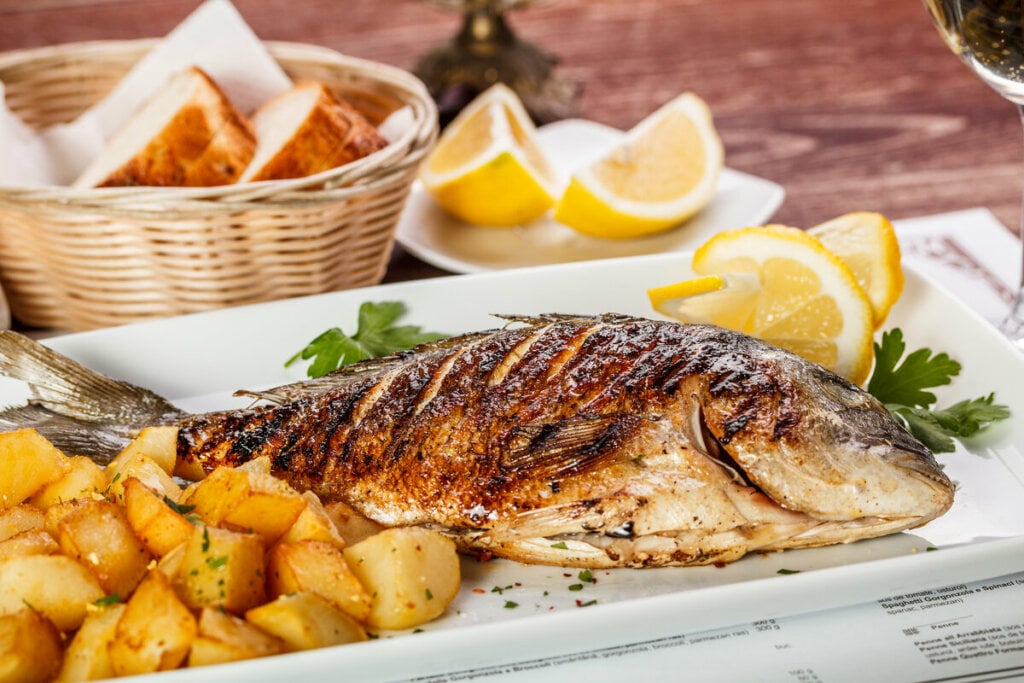 9 receitas saudáveis com peixe para aumentar a massa muscular