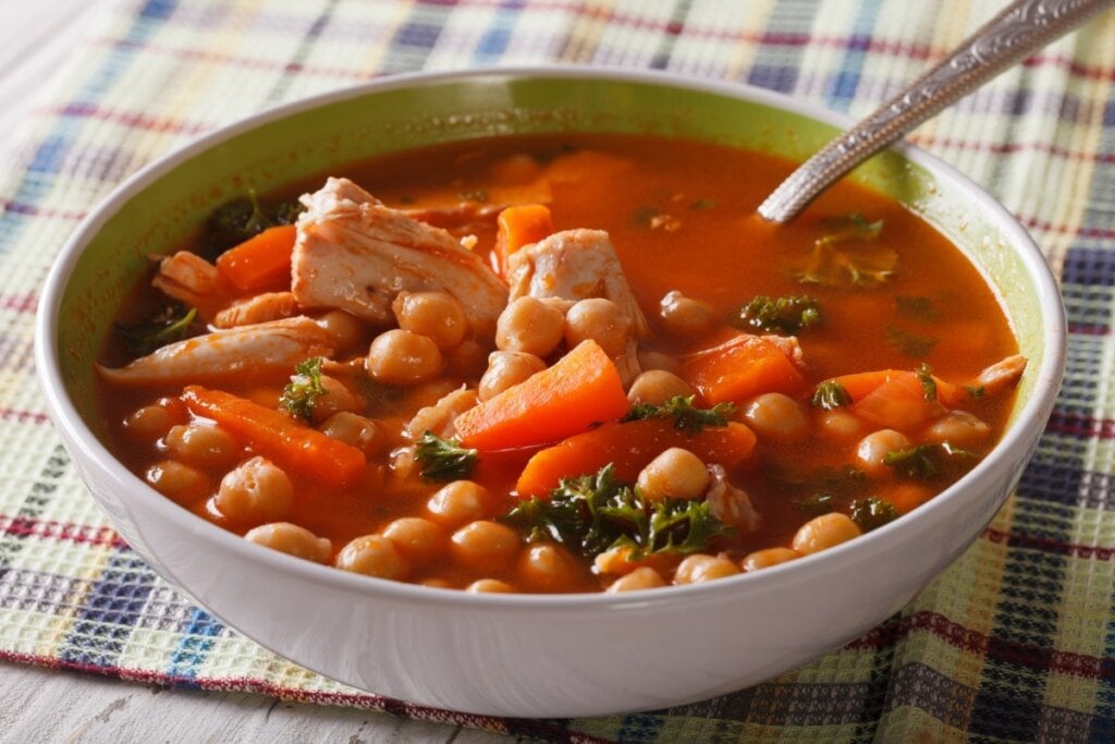 7 sopas proteicas para os dias frios