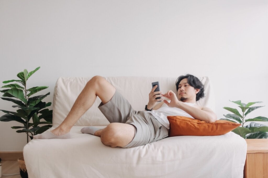 Conheça as causas e os sintomas da fobia social 