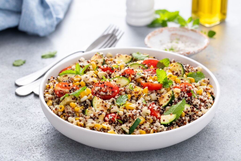 5 saladas mornas para os dias frios