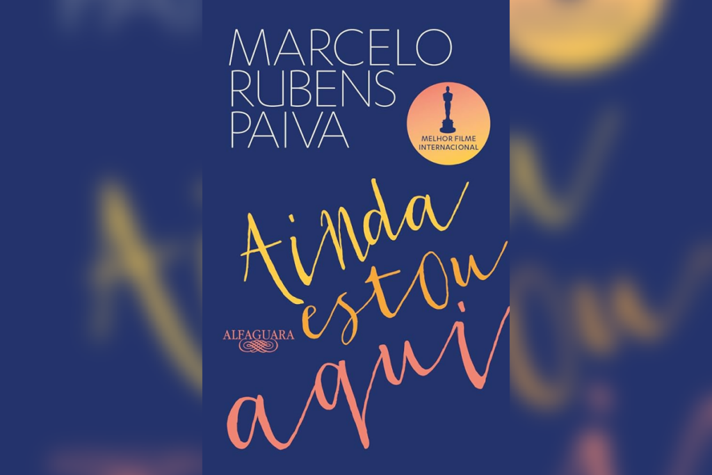 Capa azul do livro "Ainda Estou Aqui" com nome do autor e título em letras cursivas