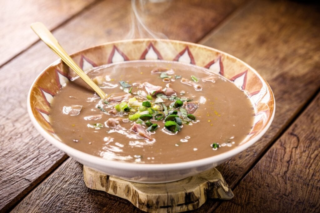 7 receitas de caldos para festa junina fáceis de fazer
