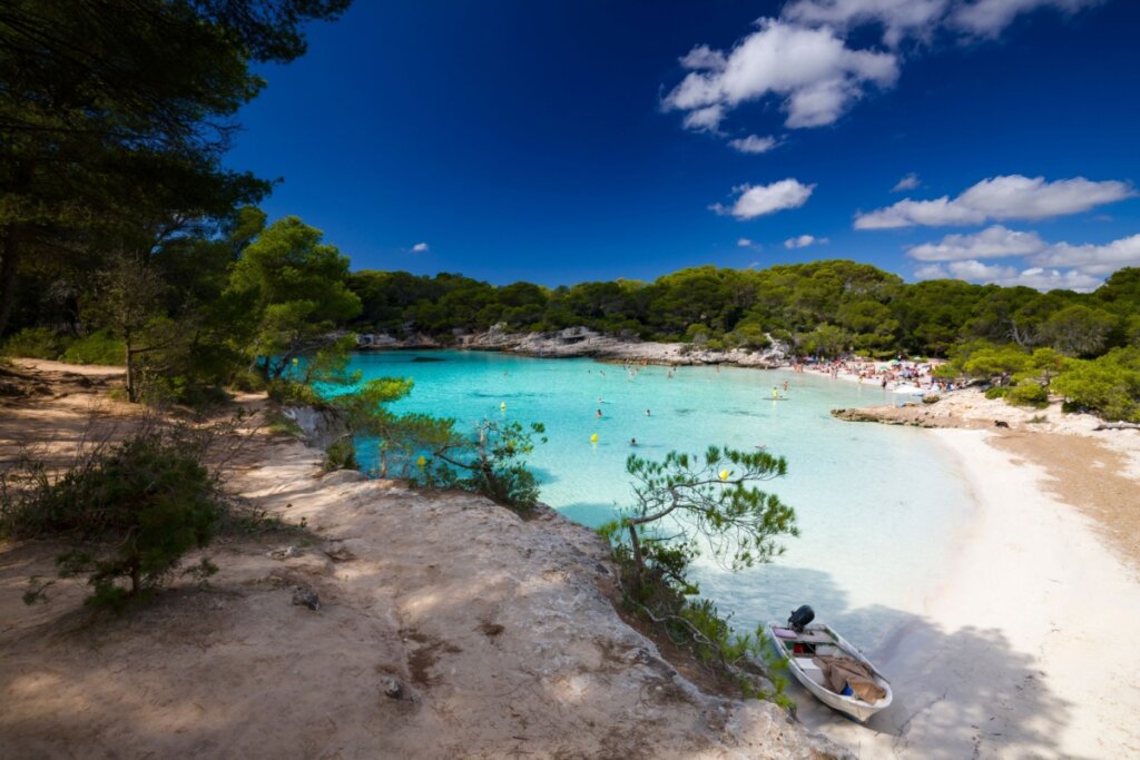 8 praias deslumbrantes para conhecer em Menorca
