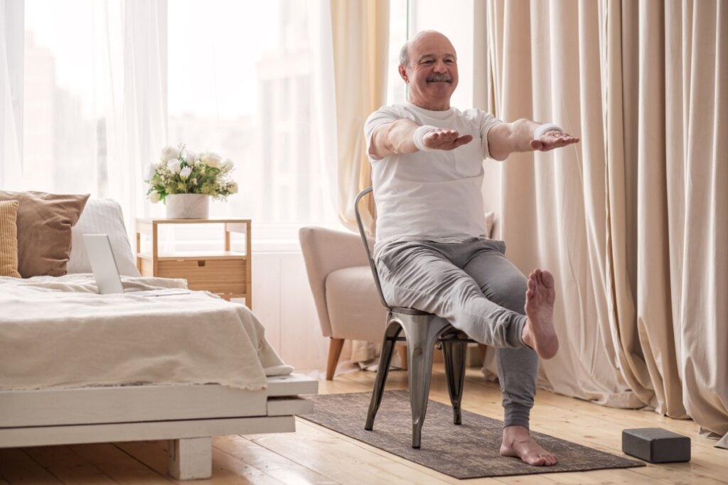 7 exercícios que ajudam idosos a recuperarem a autonomia