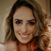 Julia Borges sorrindo 
