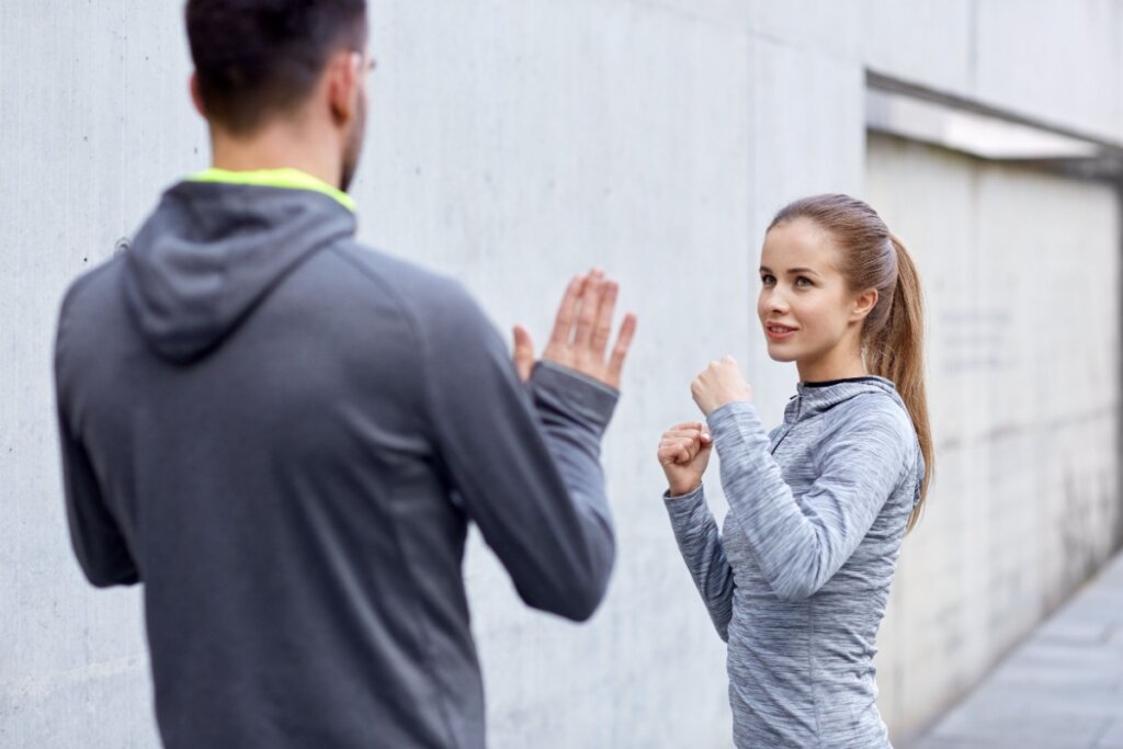 5 benefícios da defesa pessoal para mulheres