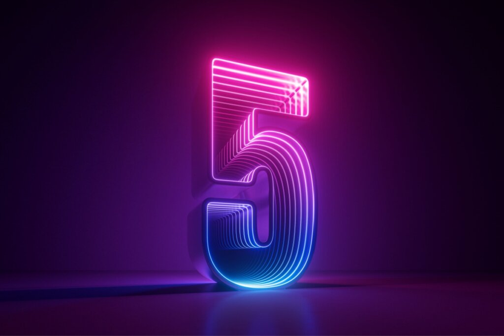 Ilustração do número cinco em rosa e azul em um fundo preto