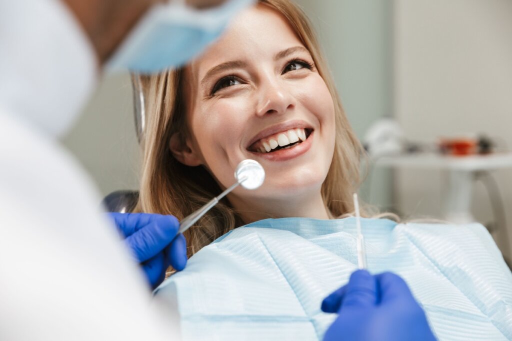 Hipersensibilidade nos dentes: veja as causas e os cuidados para reduzir a dor