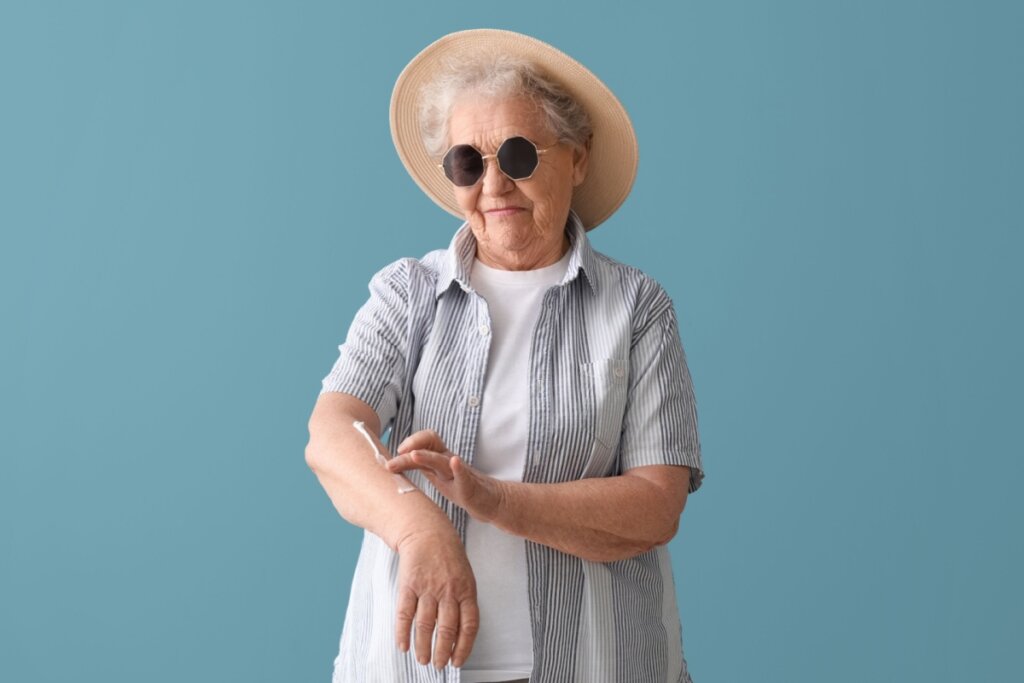 5 dicas para manter a saúde de crianças e idosos no verão