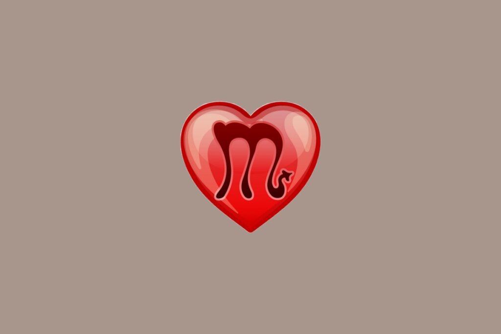 Ilustração do signo de Escorpião, em fundo amarronzado, com um coração vermelho ao centro contendo um “M” com cauda curvada na ponta