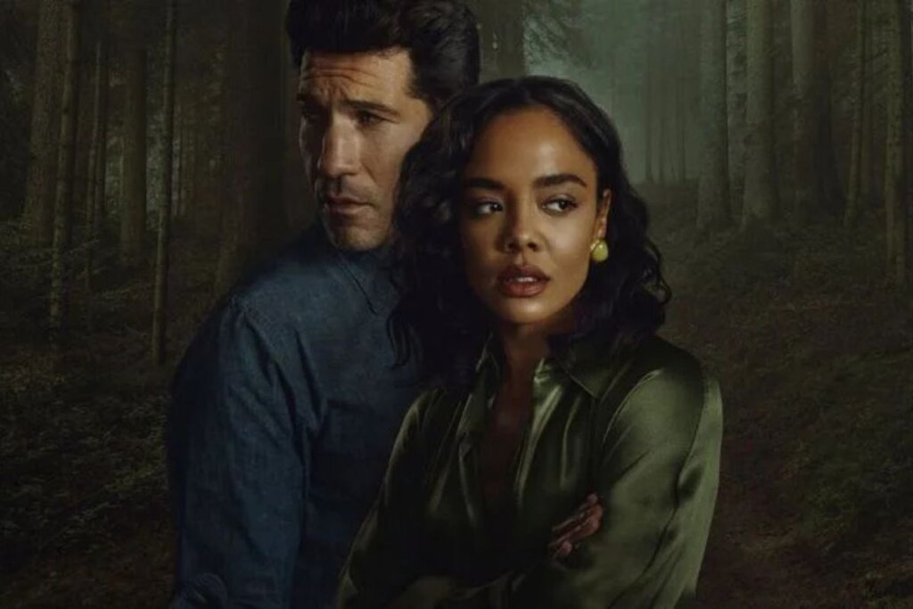 Capa da série "Dele e Dela", com os protagonistas virados de lado e olhando para frente sobre o fundo de uma floresta escura 