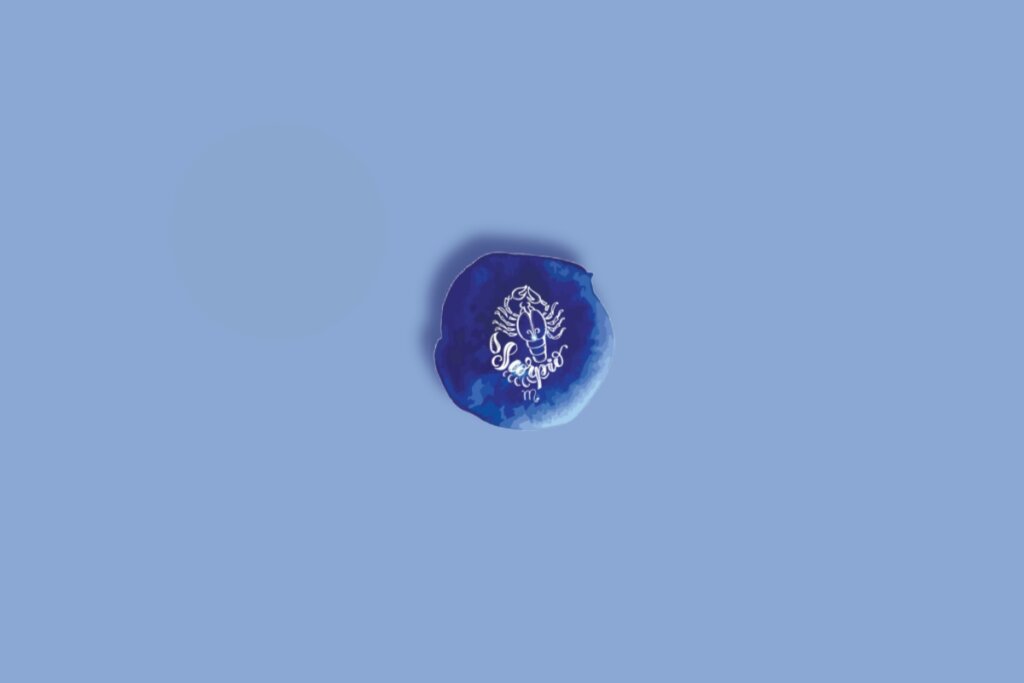 Ilustração do signo de escorpião, dentro de um círculo azul-escuro, em um fundo azul-claro