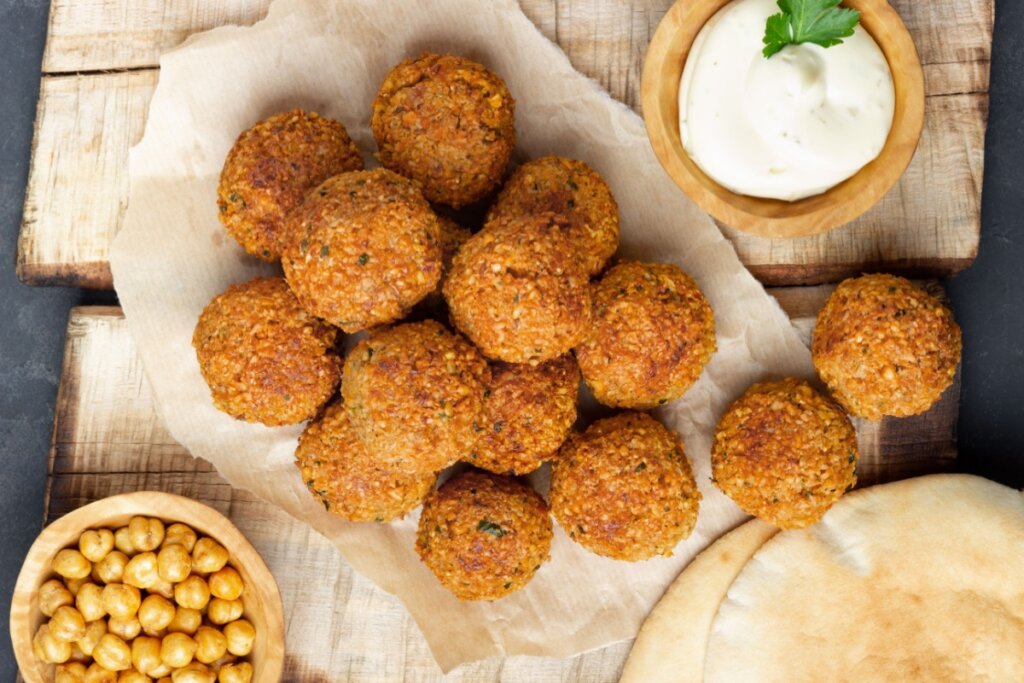 Grão-de-bico: 3 receitas proteicas para o lanche da tarde