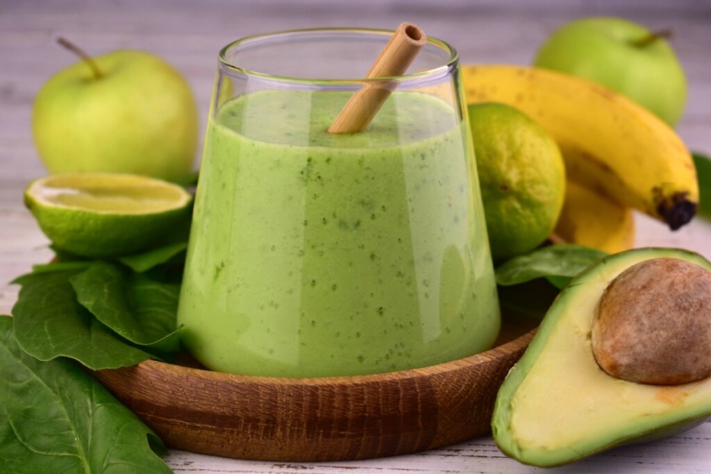 Abacate no lanche da tarde: 4 receitas que ajudam a emagrecer e cuidar do colesterol