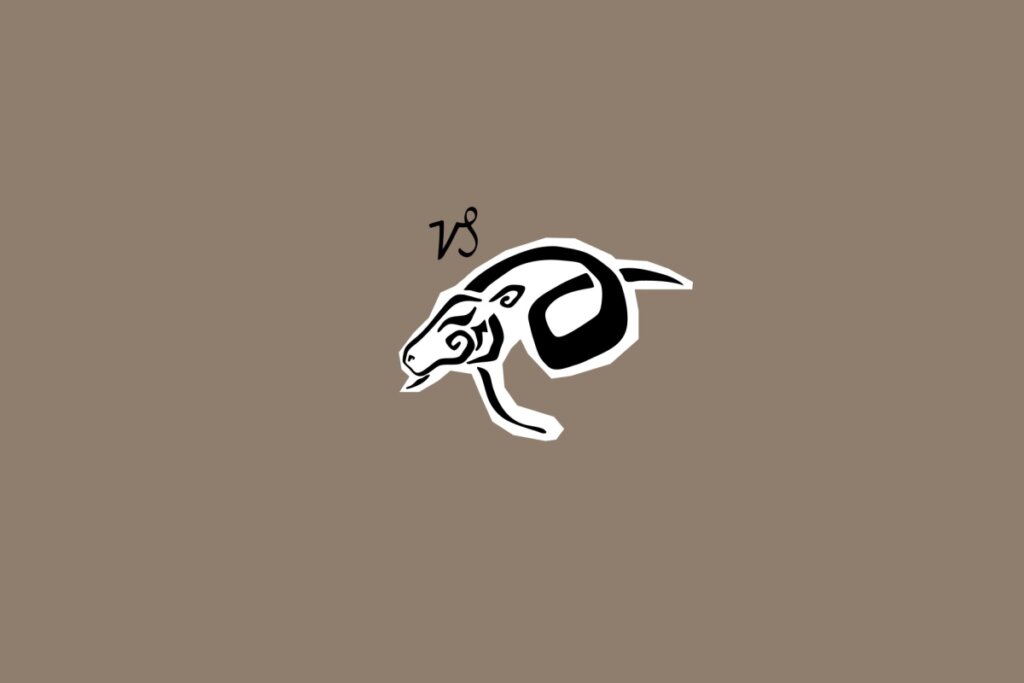 Ilustração do signo de Capricórnio com uma cabra de chifres alongados desenhada em estilo tribal, ao lado do símbolo do signo, em fundo marrom