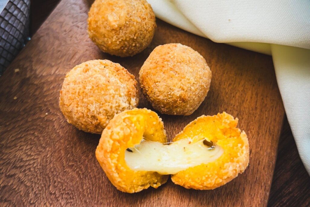 Salgados de festa: 4 receitas práticas para fazer em casa
