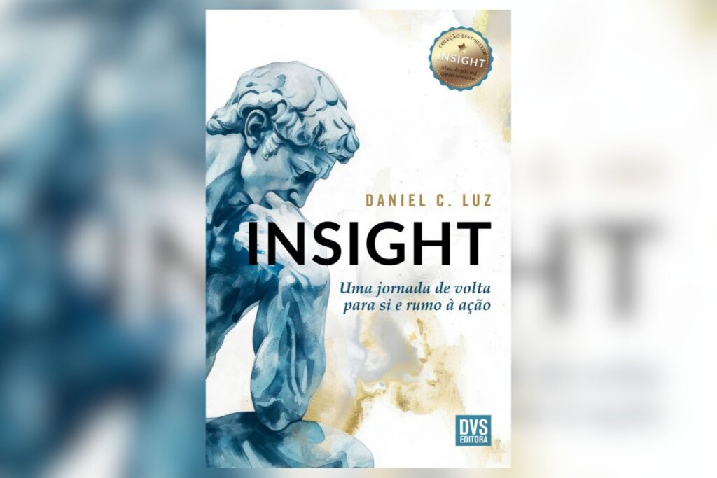 Capa do livro Insight – Uma jornada de volta para si e rumo à ação, com a ilustração de uma estátua pensativa à esquerda e o título à direita, sobre fundo branco