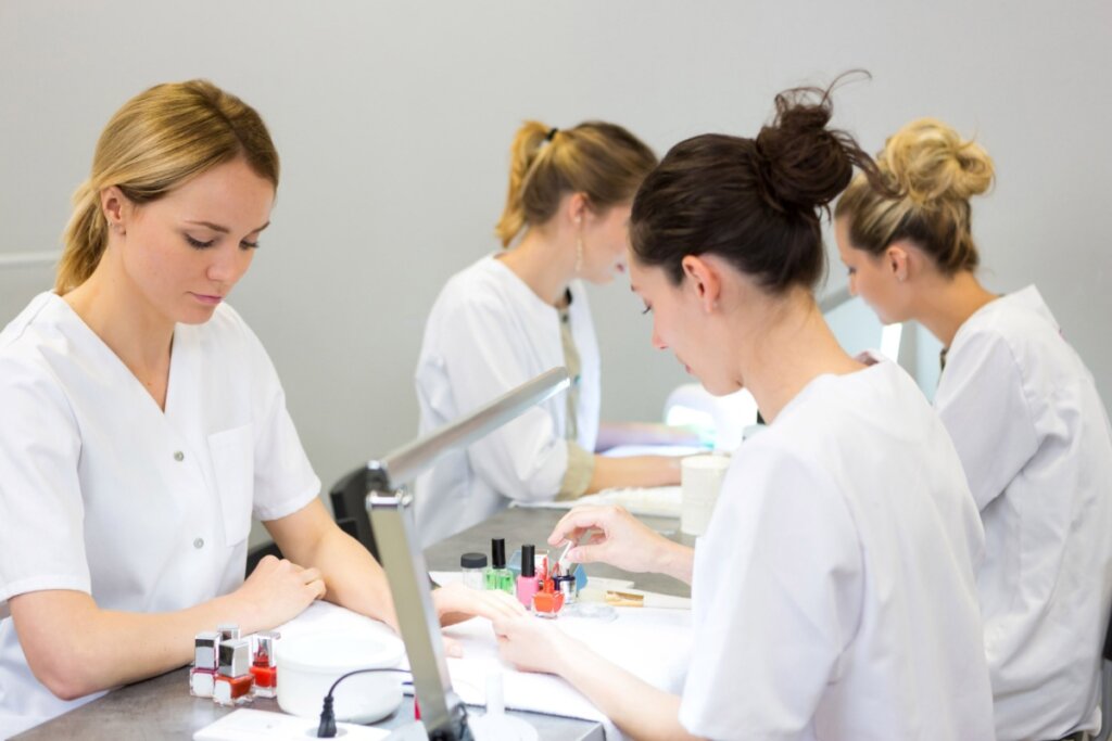 Veja como cursos profissionalizantes podem acelerar a entrada no mercado de trabalho