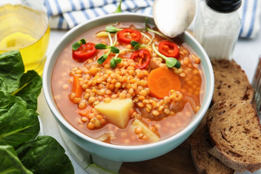 Jantar leve e saudável: 3 receitas com proteínas vegetais para o dia a dia