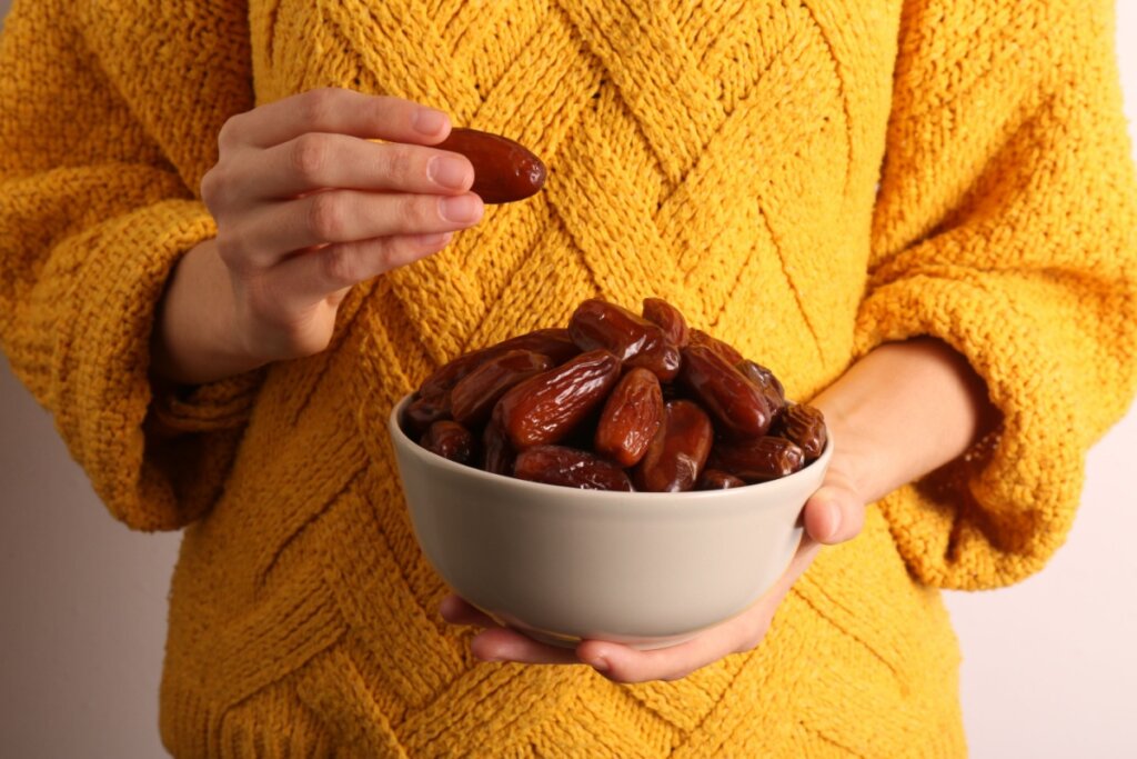 Tâmara na Páscoa: 5 benefícios da fruta para a saúde