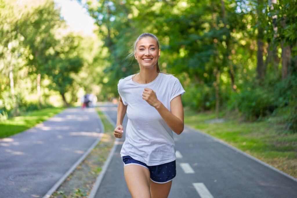 Menopausa precoce: 8 sintomas que podem indicar queda hormonal