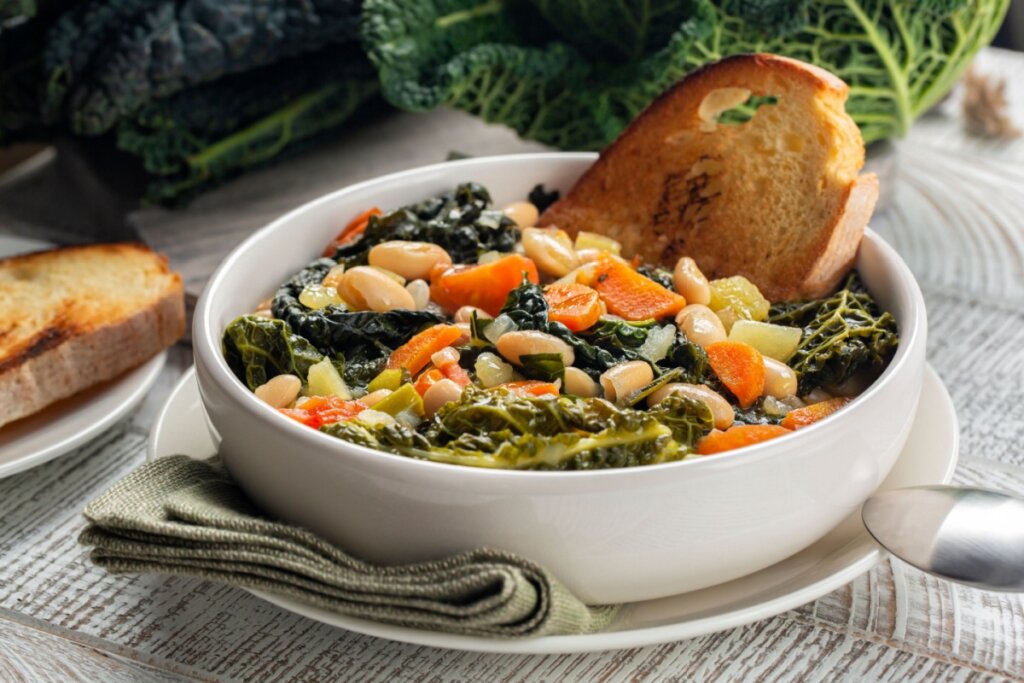Couve: 3 receitas práticas e deliciosas para o jantar 
