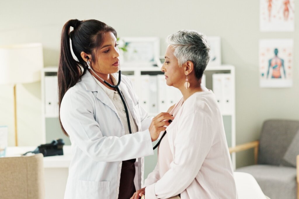 6 hábitos essenciais para proteger a saúde cardiovascular na menopausa