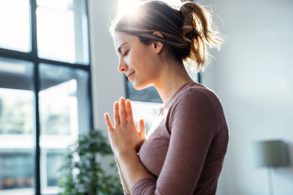 Proteção espiritual: 5 orações para guiar e proteger sua semana