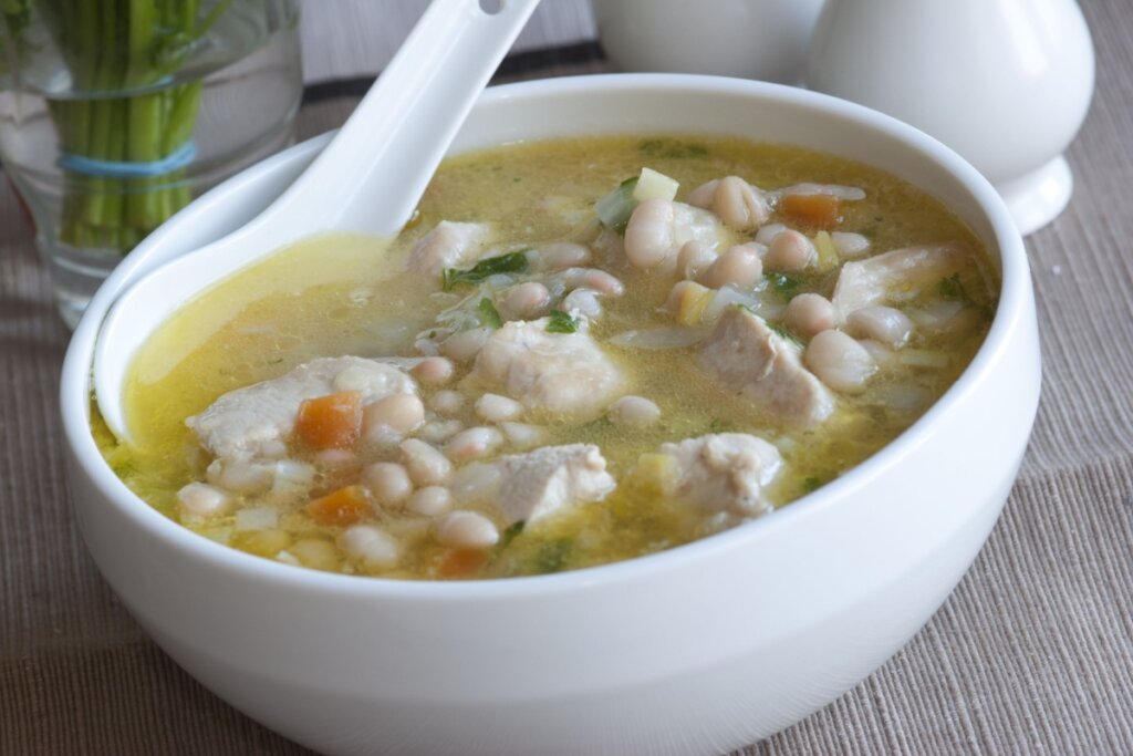 7 sopas proteicas para aquecer o corpo e manter a massa muscular no inverno