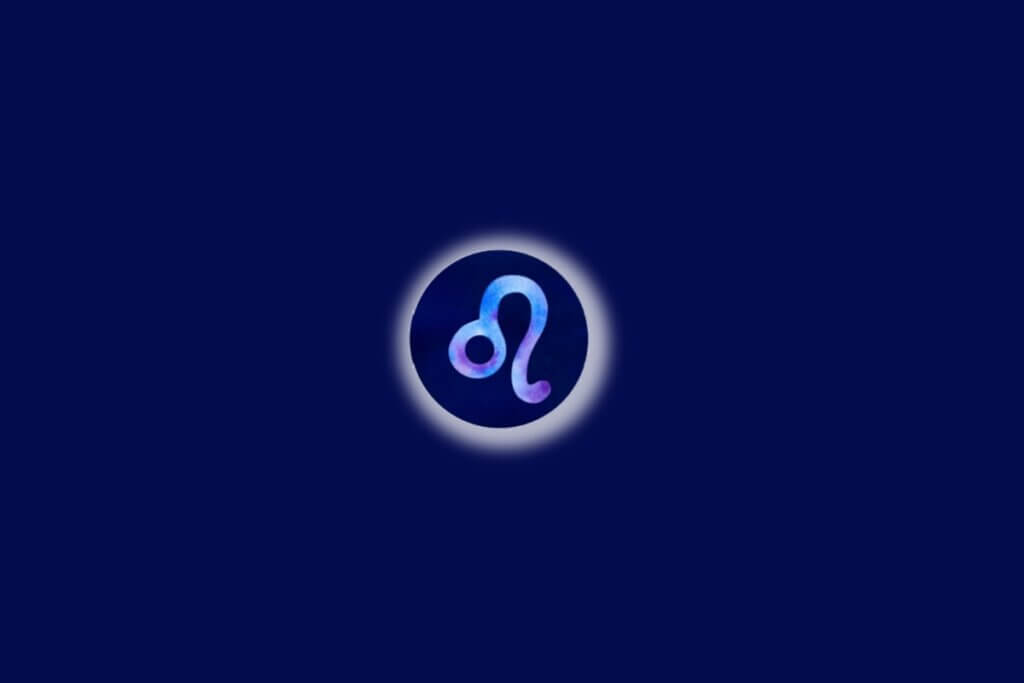 Símbolo do signo de leão, com tons de azul-claro e lilás, envolvido por um brilho branco e em destaque sobre fundo azul-escuro