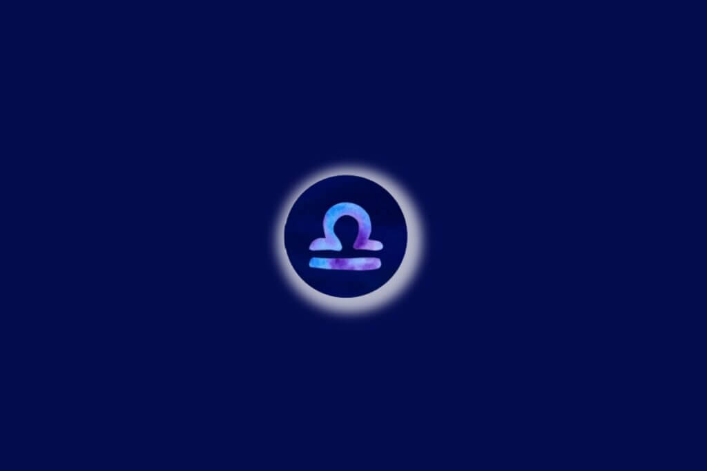 Símbolo do signo de libra, com tons de azul-claro e lilás, envolvido por um brilho branco e em destaque sobre fundo azul-escuro