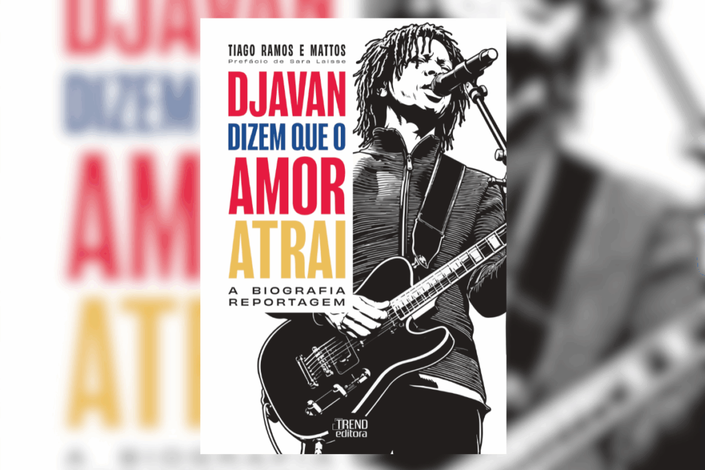 Capa da biografia "Djavan: Dizem que o amor atrai - A biografia reportagem", escrita por Tiago Ramos e Mattos. A imagem em preto e branco mostra o cantor Djavan tocando guitarra e cantando em um microfone. O título do livro é exibido na lateral esquerda com tipografia em vermelho e amarelo.