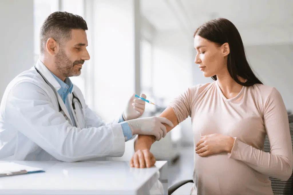 Além do pré-natal: confira as vacinas mais importantes durante a gravidez