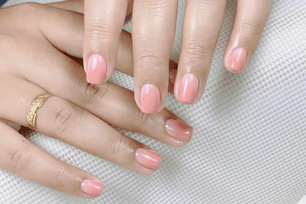 Syrup Nails: unhas com efeito translúcido são a aposta da primavera