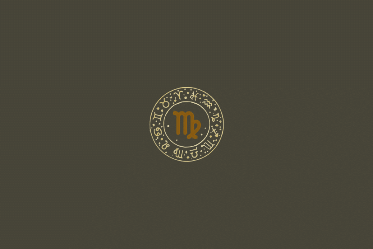 Fundo uniforme em cinza-escuro/oliva. A imagem apresenta um círculo zodiacal central com linhas finas em dourado-claro, com os símbolos dos signos distribuídos ao redor e pequenos pontos decorativos. No centro aparece o símbolo de Virgem, formado por linhas verticais curvas que terminam em uma pequena curva à direita, em dourado-ocre.