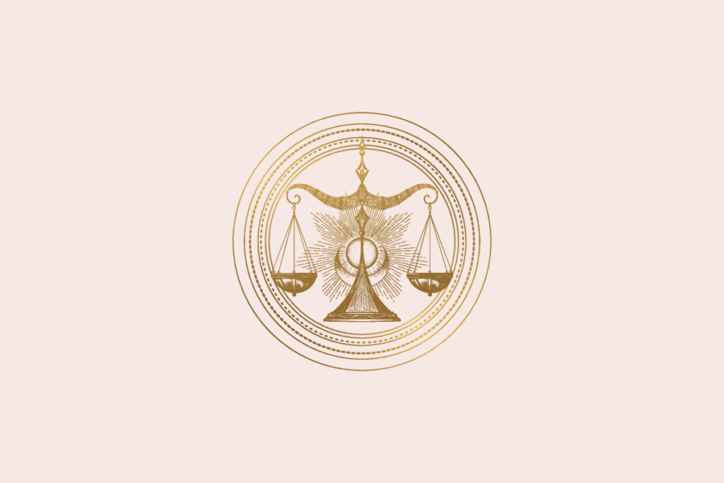 Ilustração do signo Libra: gravura dourada de uma balança antiga com dois pratos pendurados, diante de um sol radiante, dentro de um medalhão de anéis dourados finos e pontilhados; em fundo rosa-claro.