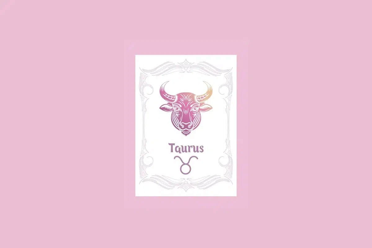 Um cartão branco com uma moldura ornamentada em rosa claro contém a ilustração da cabeça de um touro com um gradiente de roxo a laranja, e o texto "Taurus" acima do símbolo do touro, tudo sobre um fundo rosa sólido.