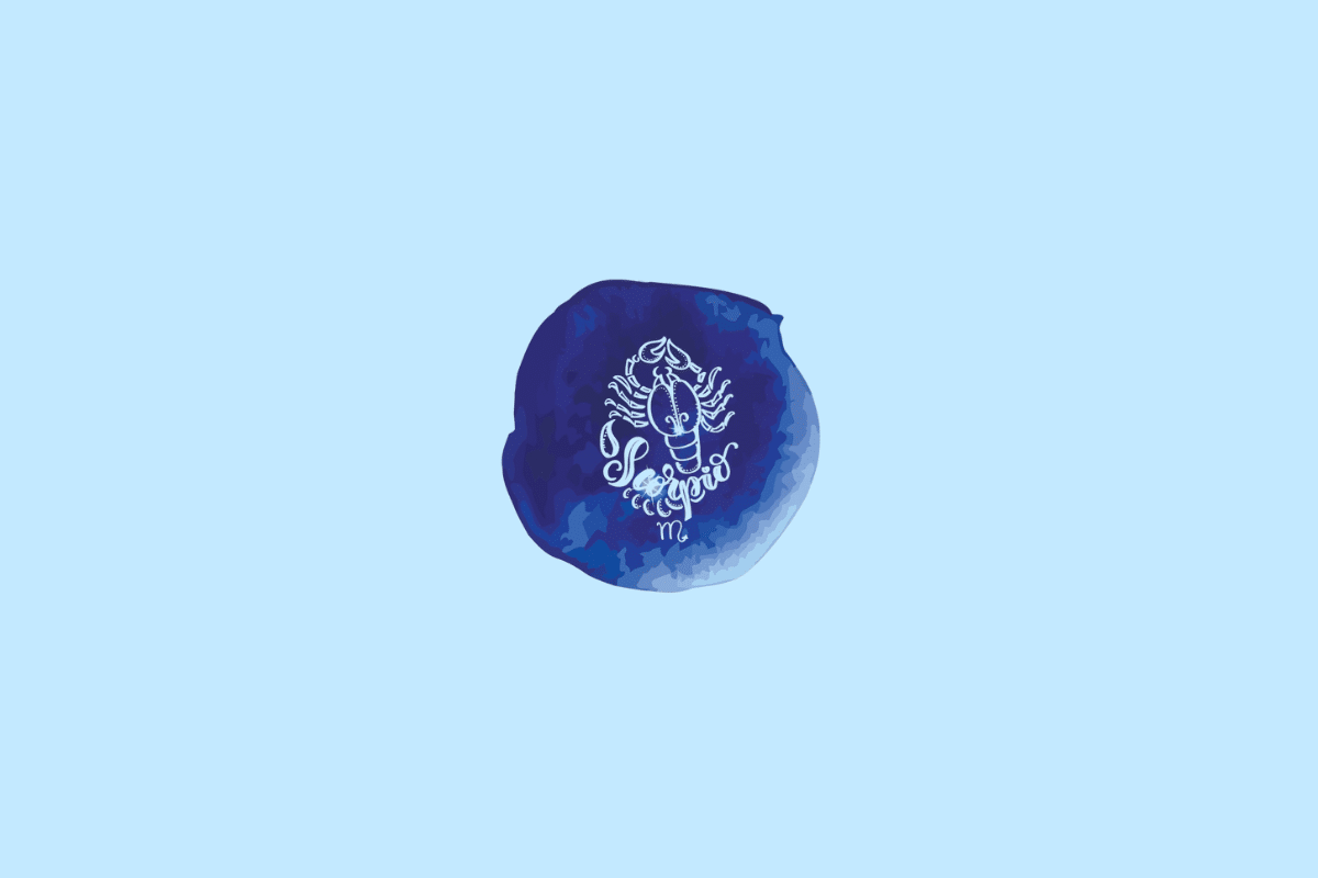 Ilustração do signo de Escorpião, representado por um escorpião estilizado com pinças, várias patas e cauda curvada, desenhado em linhas brancas e azul-claras. O nome “Scorpio” aparece em letras cursivas brancas abaixo da figura, acompanhado do símbolo do signo. A ilustração está em uma mancha irregular azul-escura, com bordas em diferentes tons de azul, sobre fundo azul-claro.