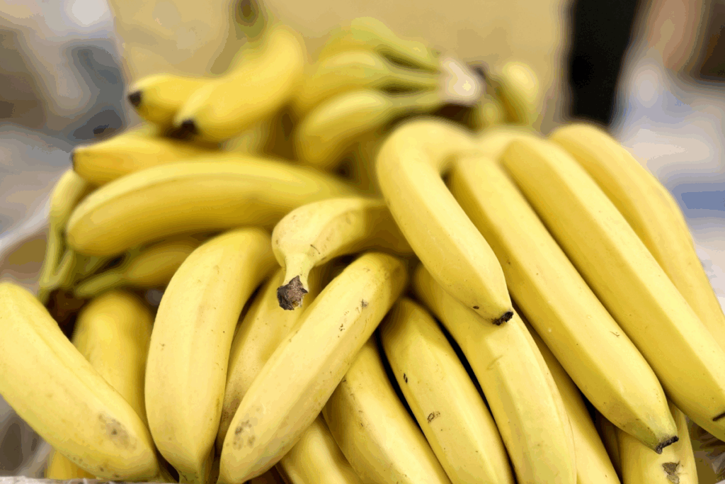 O que acontece com o corpo ao comer banana? Conheça 10 benefícios da fruta